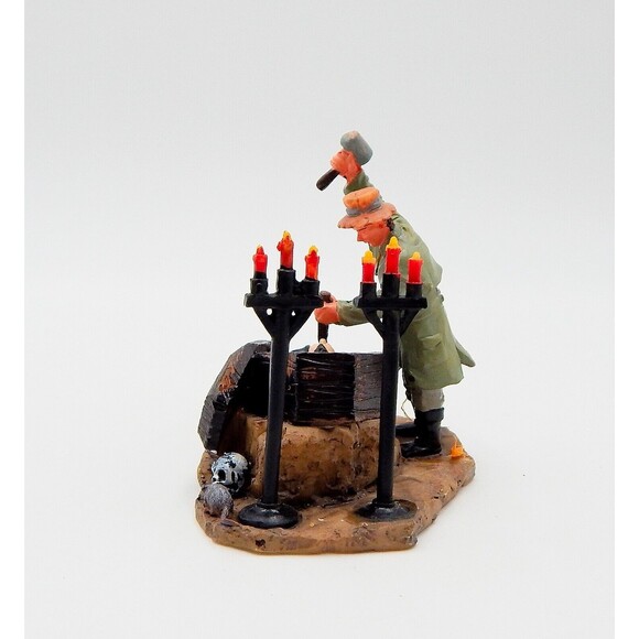 Lemax Spooky Town Collection Vampire Hunter #73612 Table Accent 2007 Coffin - Picture 4 of 12